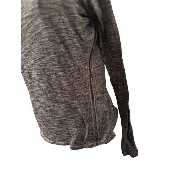 Lululemon active top long sleeve grey sz 8 /medium - Picture 7 of 7
